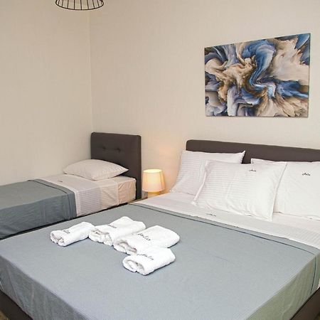 Aelia Luxury Apartments Nikíti Eksteriør bilde