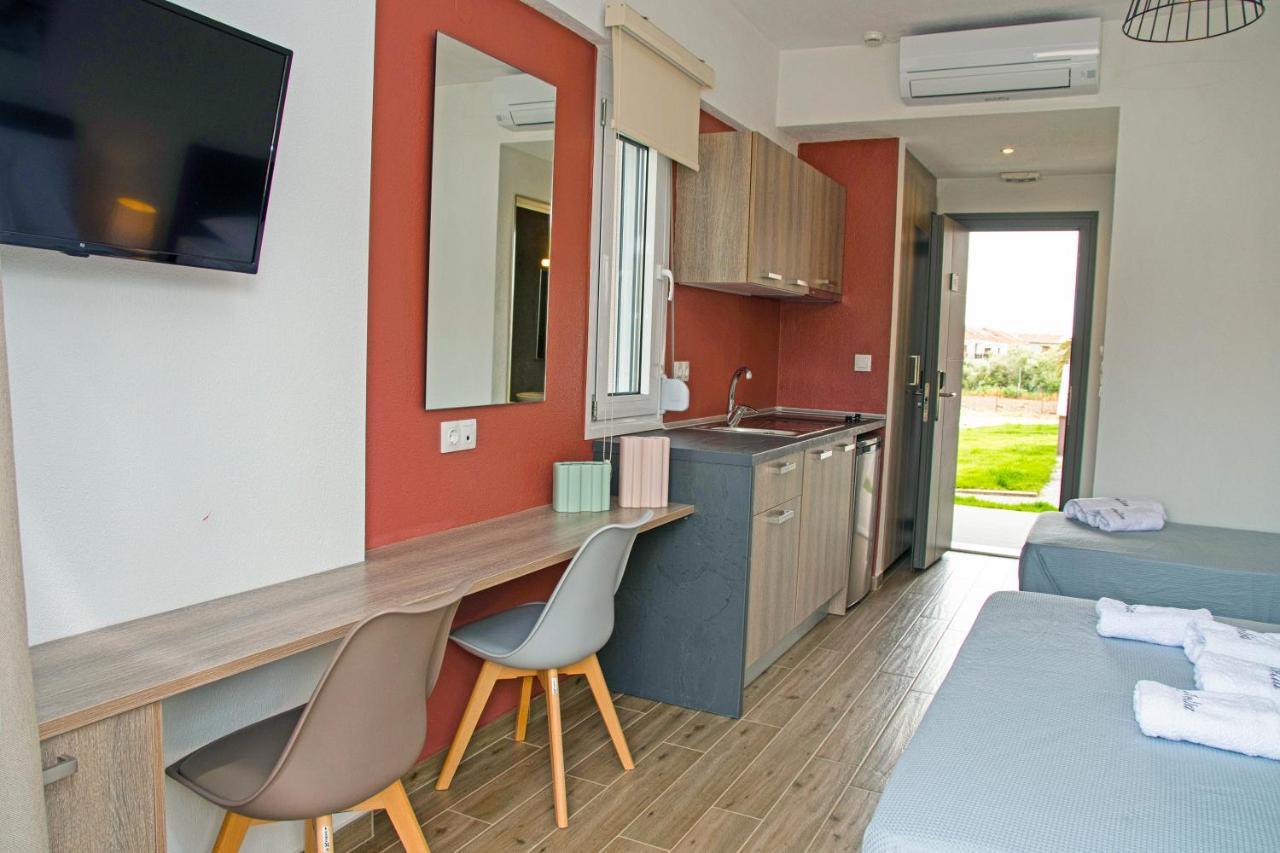 Aelia Luxury Apartments Nikíti Eksteriør bilde