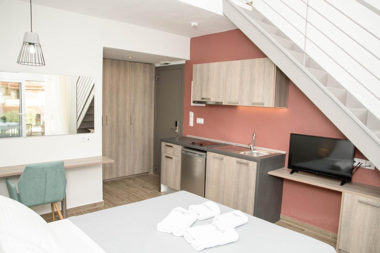 Aelia Luxury Apartments Nikíti Eksteriør bilde