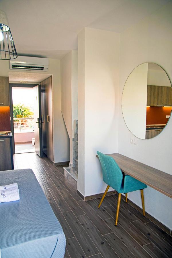 Aelia Luxury Apartments Nikíti Eksteriør bilde