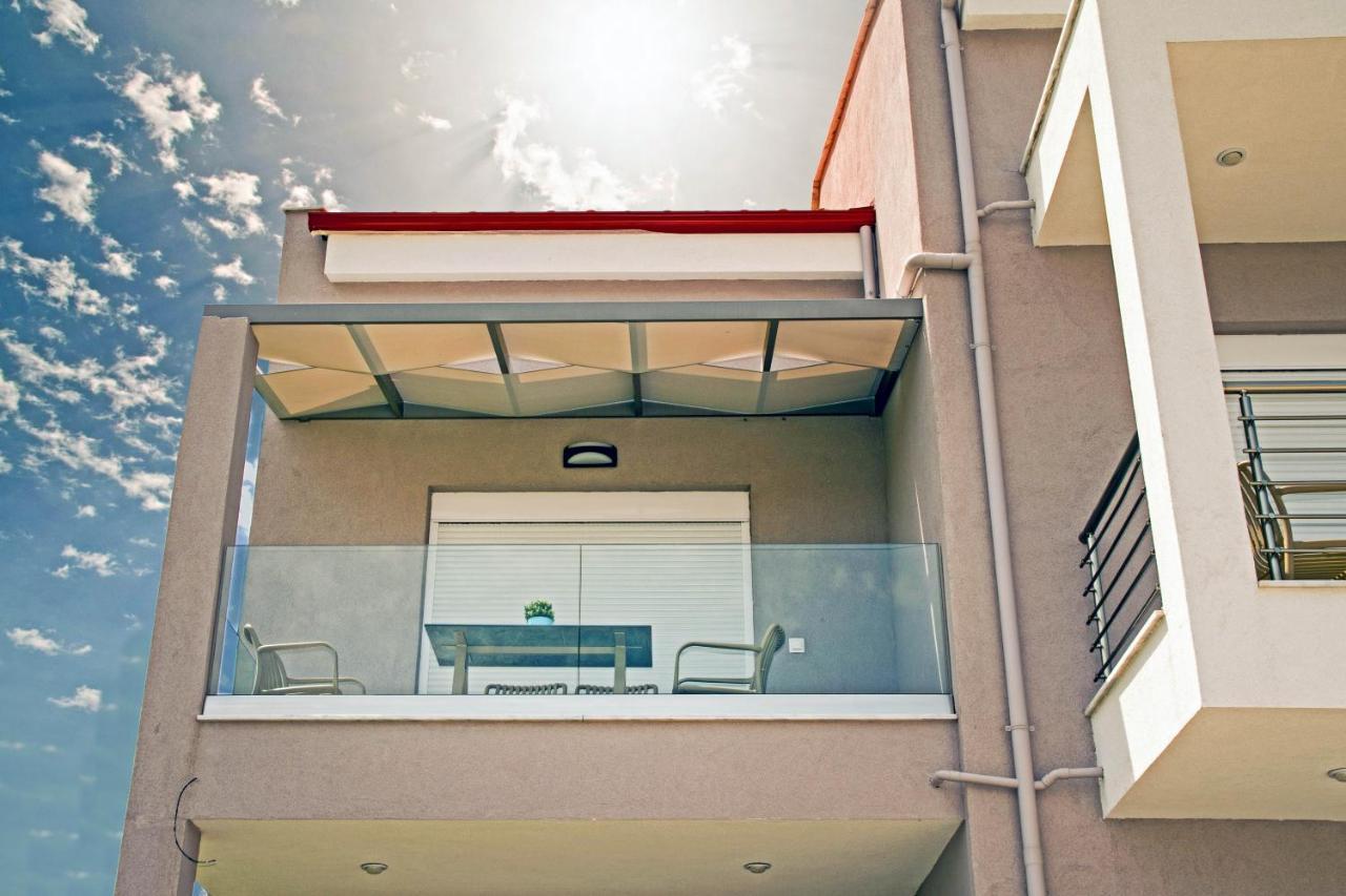 Aelia Luxury Apartments Nikíti Eksteriør bilde